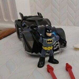 Imaginext Batman DC Super Friends Gotham City Batmobile